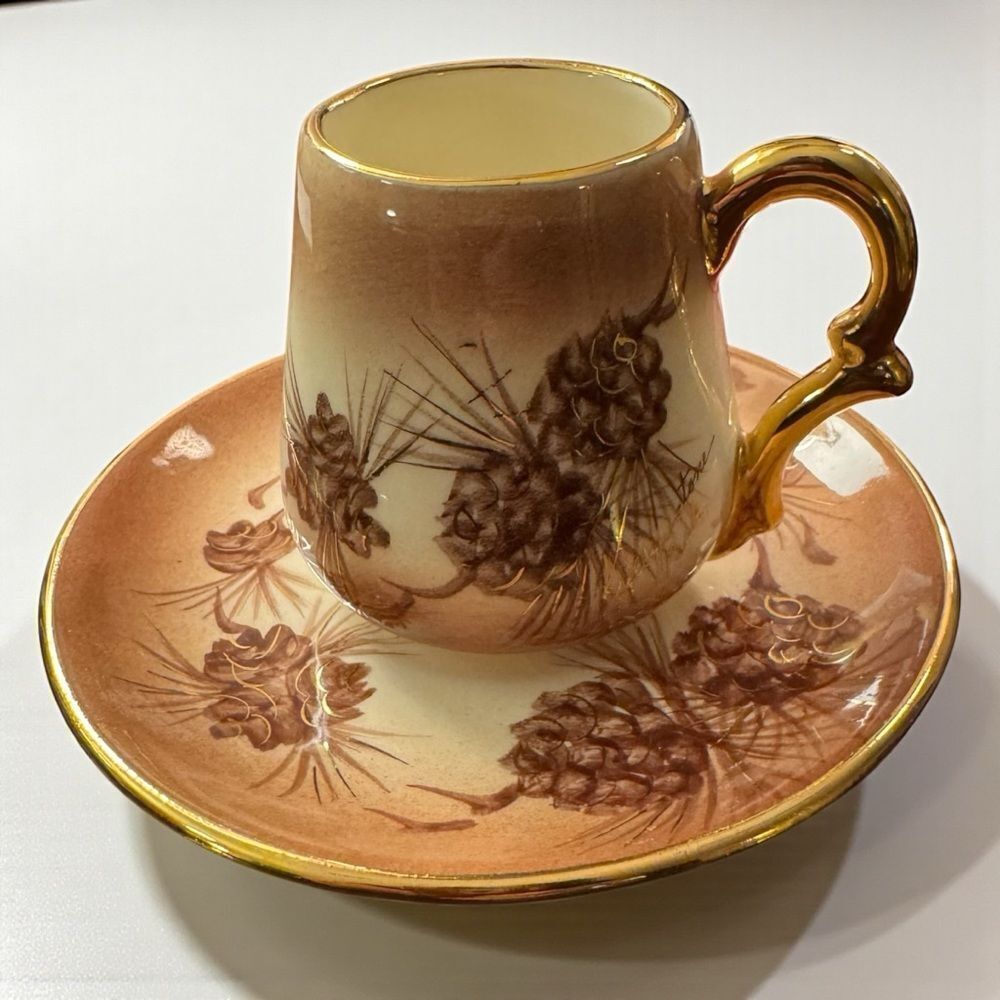Vintage Rymes Ceramics Pinecone Yellowstone Park Souvenir Teacup & Saucer